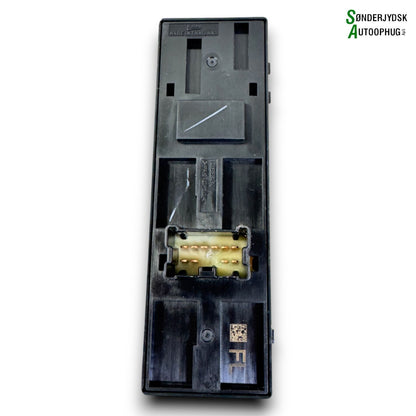 Nissan Qashqai Kontakt Rudehejs Med OEM Nr. 25401HV00B Fra Nissan Ophugger