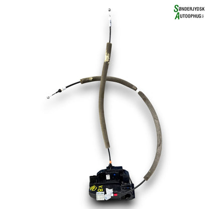 Nissan Qashqai Dørlås Med OEM Nr. 825014EA2A Fra Nissan Ophugger