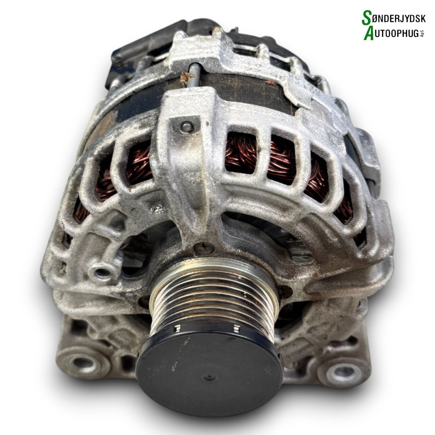 Nissan Qashqai Generator Med OEM Nr. 231004BE0B Fra Nissan Ophugger