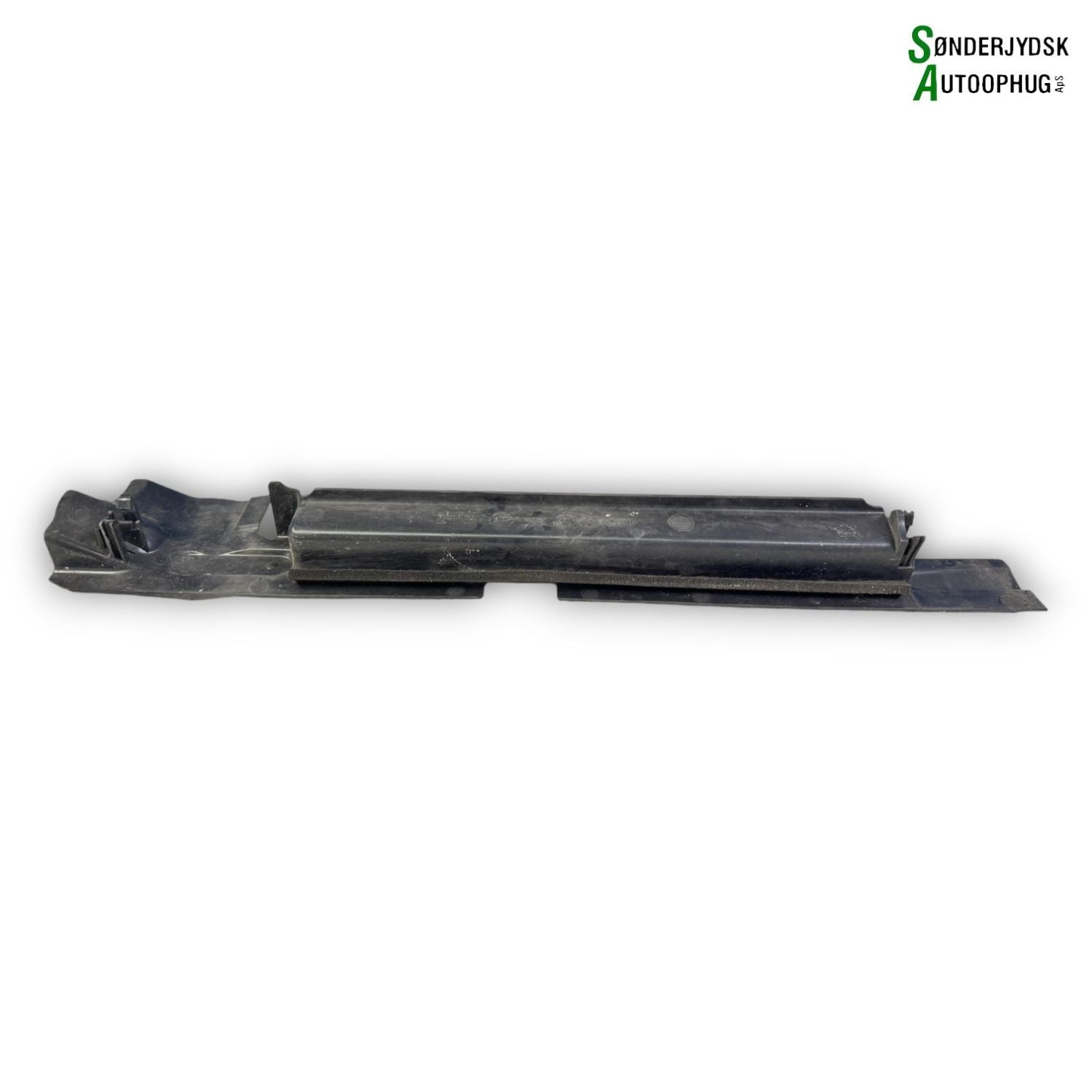 Nissan Qashqai Front, Løsdele Med OEM Nr. 214984EA0A Fra Nissan Ophugger