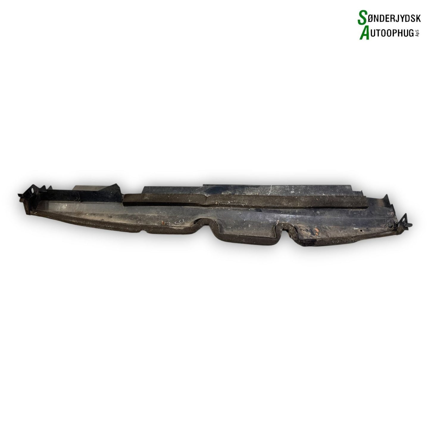 Nissan Qashqai Front, Løsdele Med OEM Nr. 215794EJ1A Fra Nissan Ophugger