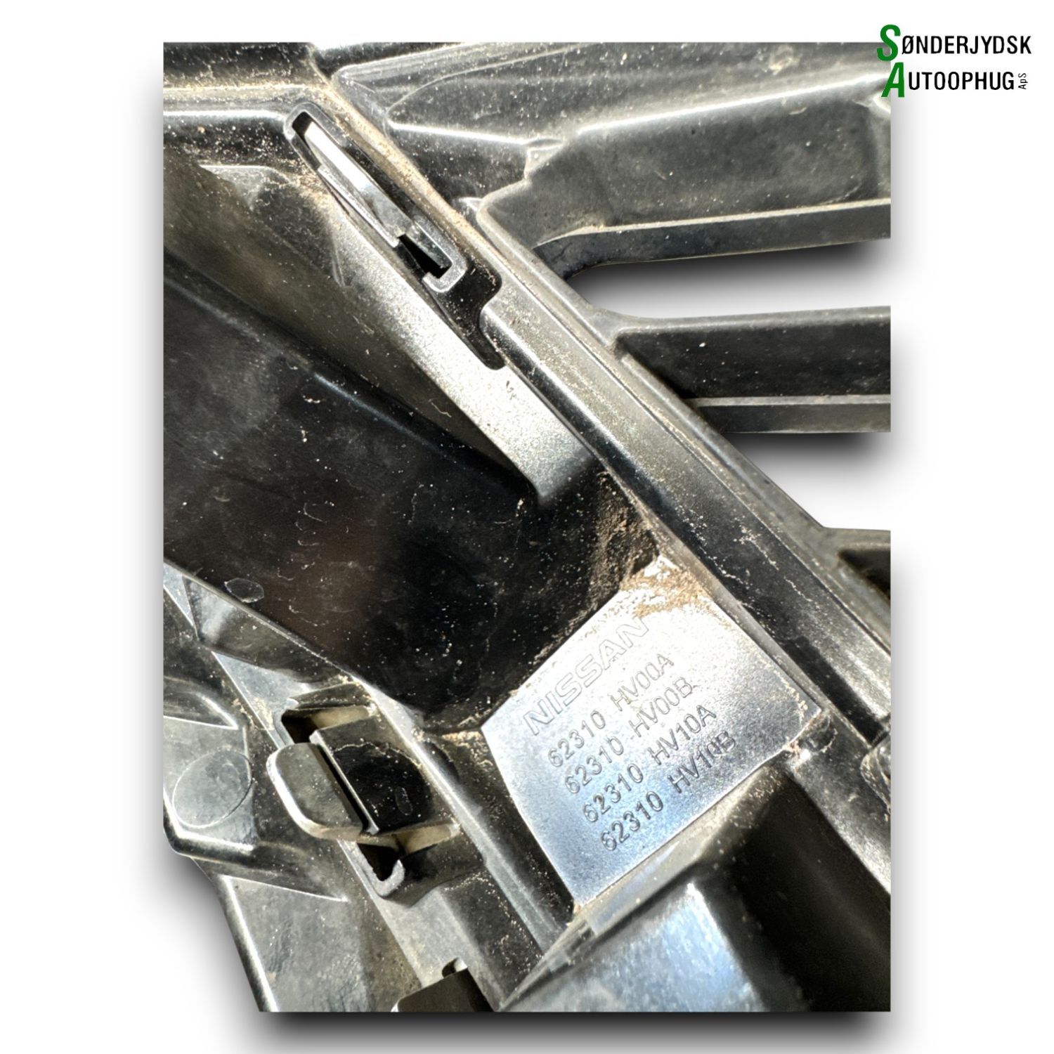 Nissan Qashqai Frontgitter Med OEM Nr. 62310HV00B Fra Nissan Ophugger
