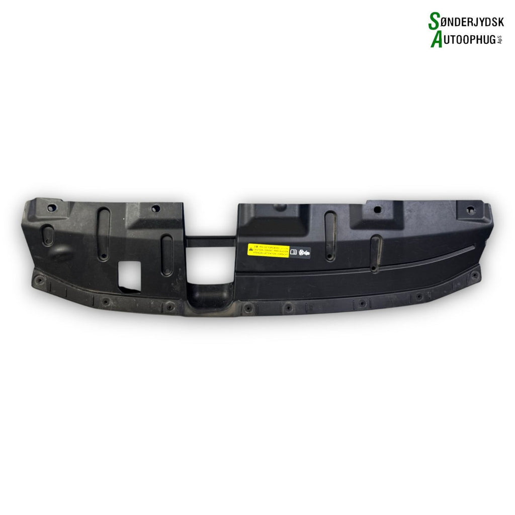 Nissan Qashqai Front, Løsdele Med OEM Nr. 62398HV00A Fra Nissan Ophugger