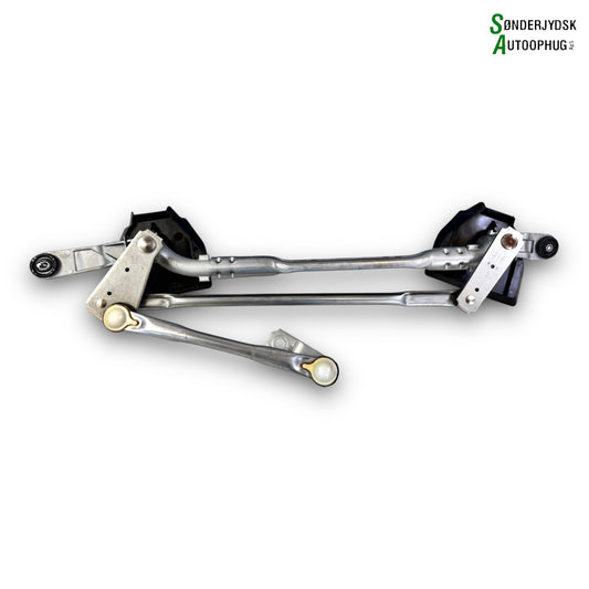Suzuki Celerio Viskertræk Med OEM Nr. 3810084M00000 Fra Suzuki Ophugger