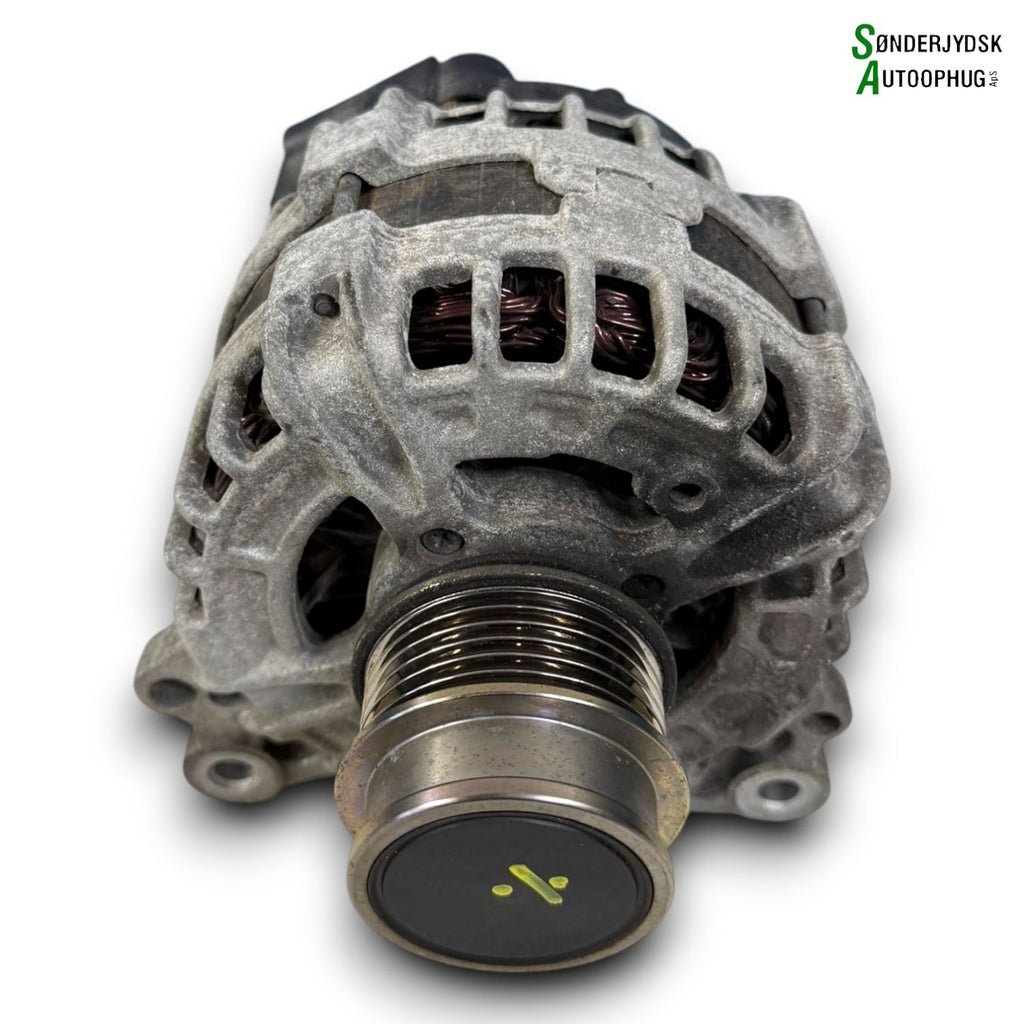 VW Polo 6C Generator Med OEM Nr. 04B903023D Fra VW Ophugger