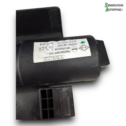 Renault Megane 4 Bagageafdæk/Rullegar. STC Med OEM Nr. 799229039R Fra Renault Ophugger