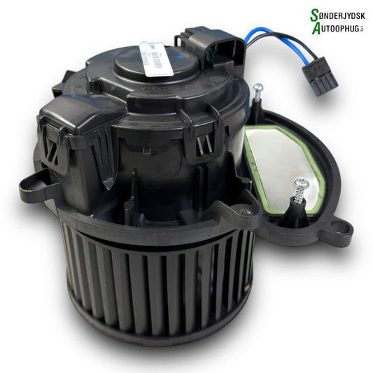 Renault Megane 4 Varmeblæser Med OEM Nr. 272103243R Fra Renault Ophugger