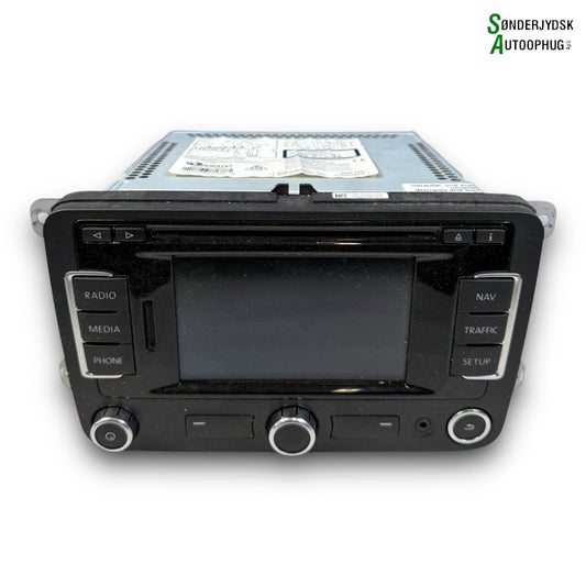 VW Passat 3C Radio, Multi Display Med OEM Nr. 2K0035279B Fra VW Ophugger