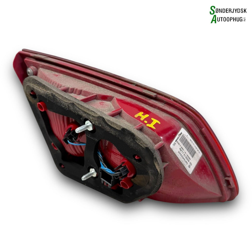 VW Passat 3C Baglygte Med OEM Nr. 3AF945094R Fra VW Ophugger