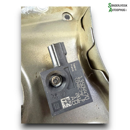 Opel Astra K Låseplade Med OEM Nr. 39025337 Fra Opel Ophugger