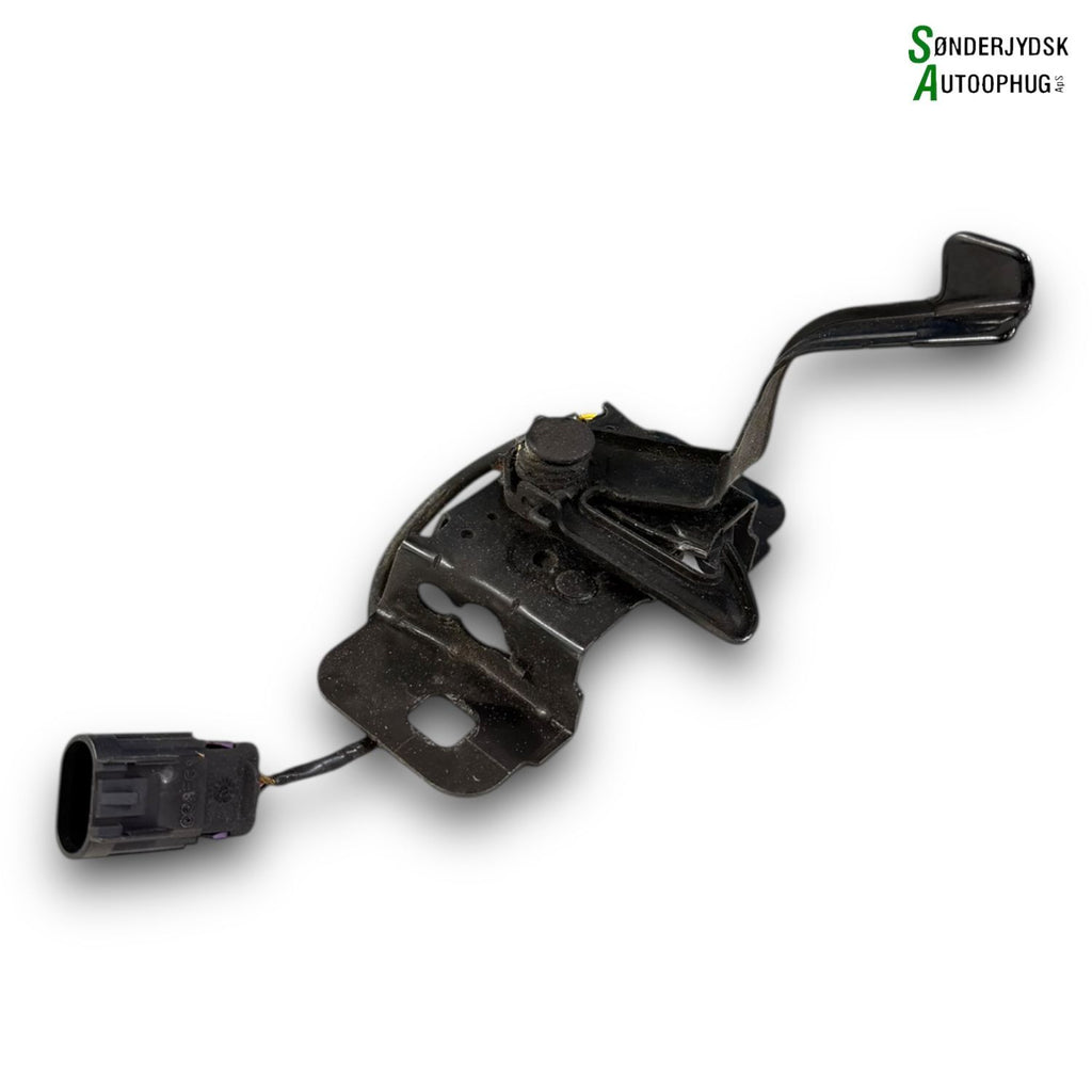 Opel Astra K Hjelmlås Med OEM Nr. 39085676 Fra Opel Ophugger