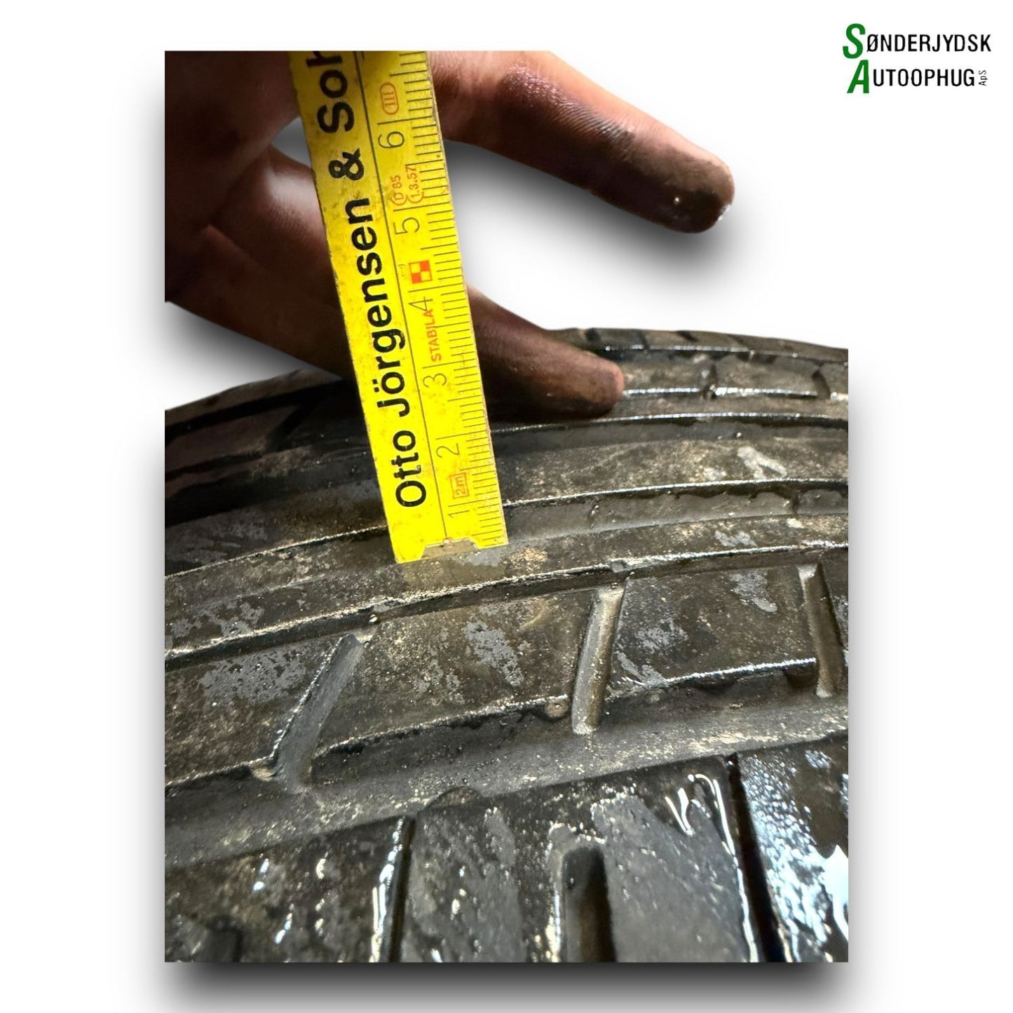 Peugeot 407 Fælge M/Sommerdæk Med OEM Nr. Ophugger Fra Peugeot Ophugger