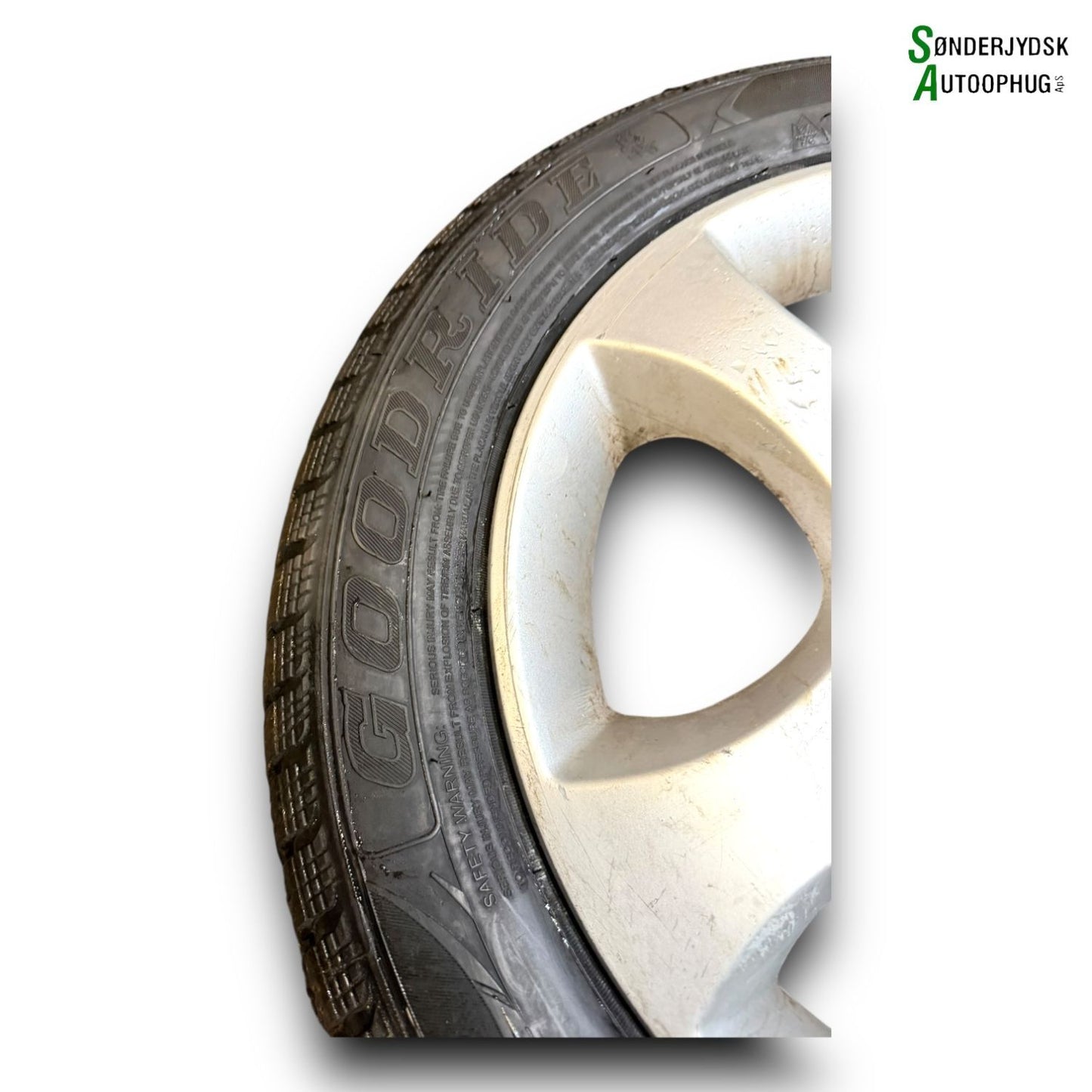 Suzuki Swift Fælge M/Vinter Dæk   Med OEM Nr. Ophugger Fra Suzuki Ophugger