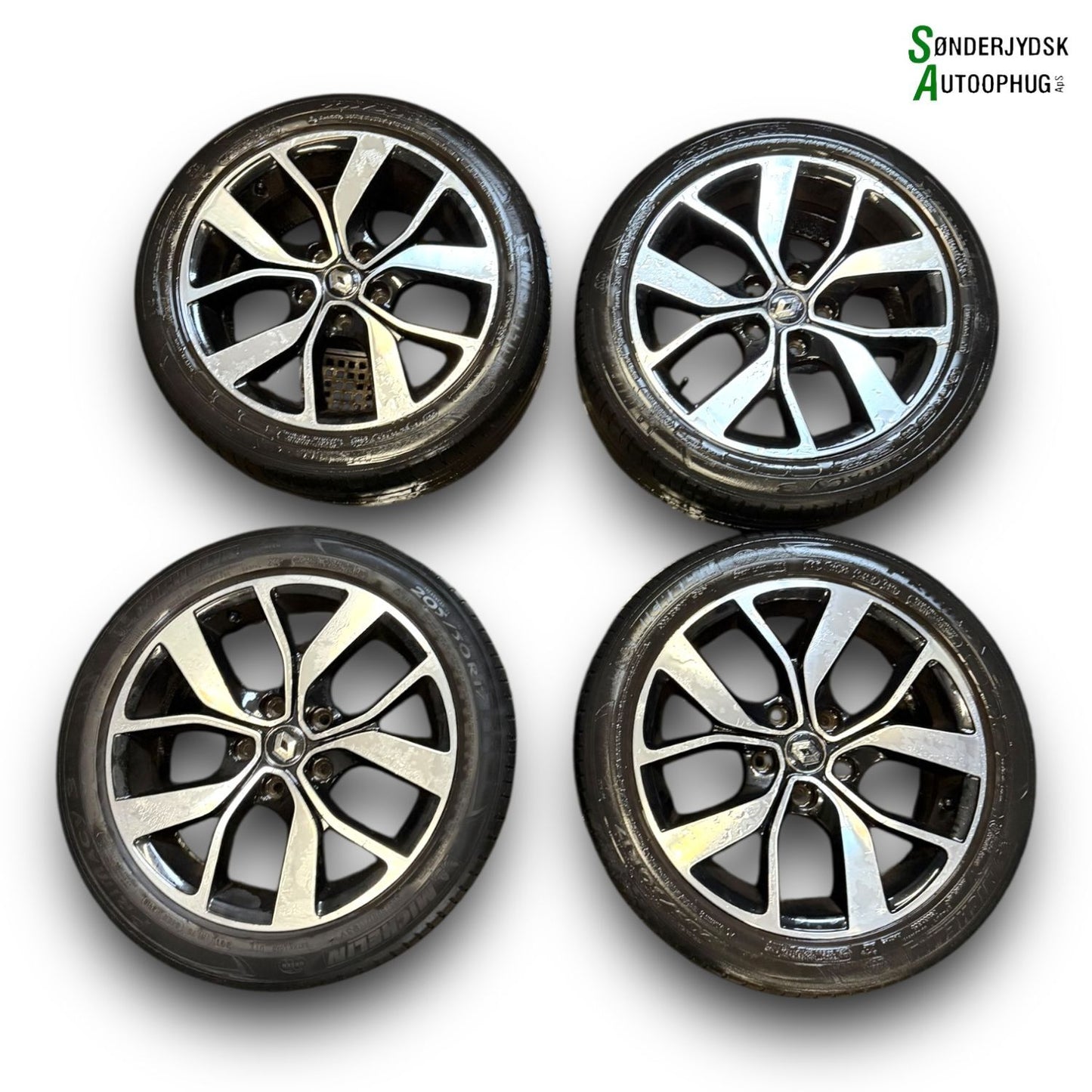 Renault Megane 4 Fælge M/Sommerdæk Med OEM Nr. 403004294R Fra Renault Ophugger