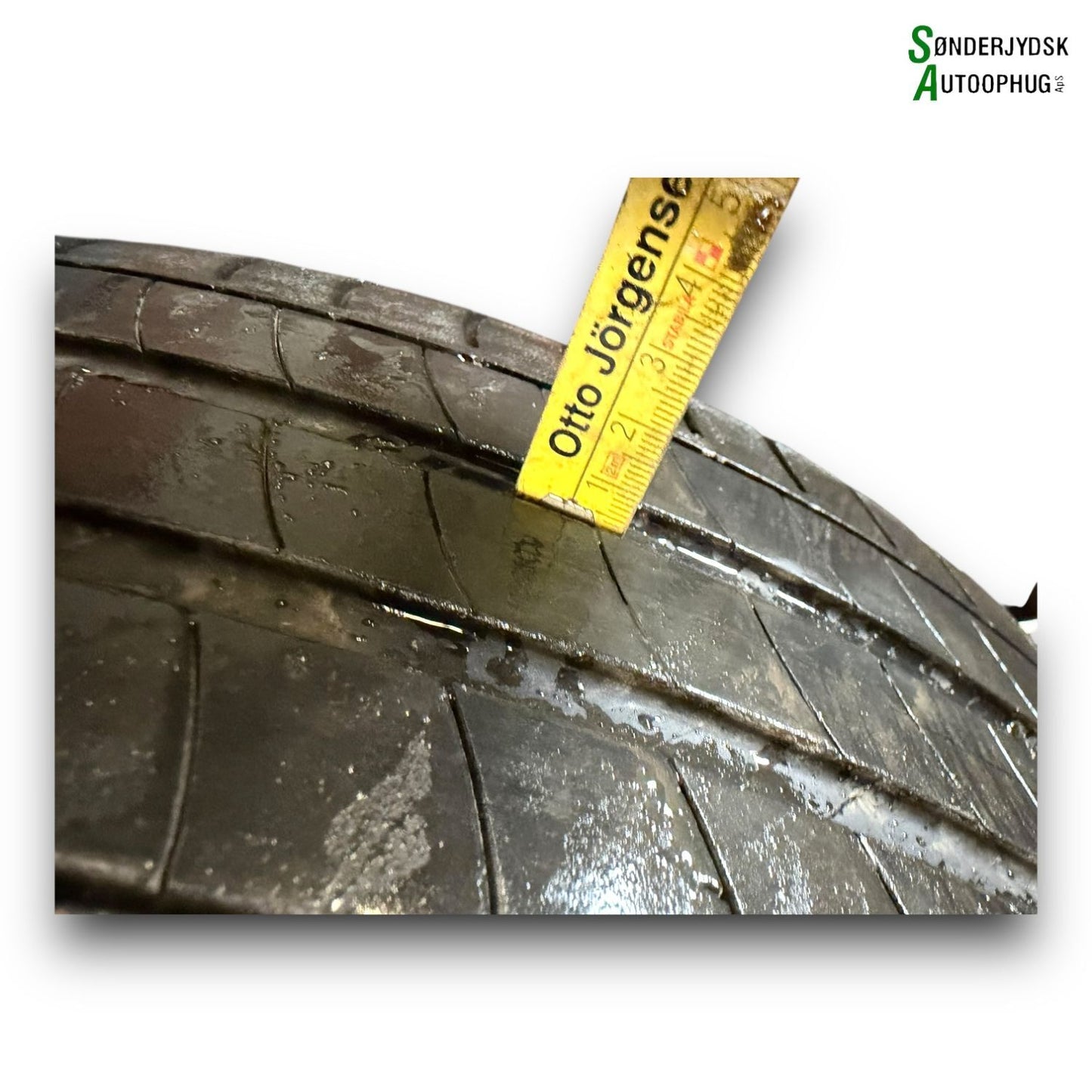 Renault Megane 4 Fælge M/Sommerdæk Med OEM Nr. 403003923R Fra Renault Ophugger