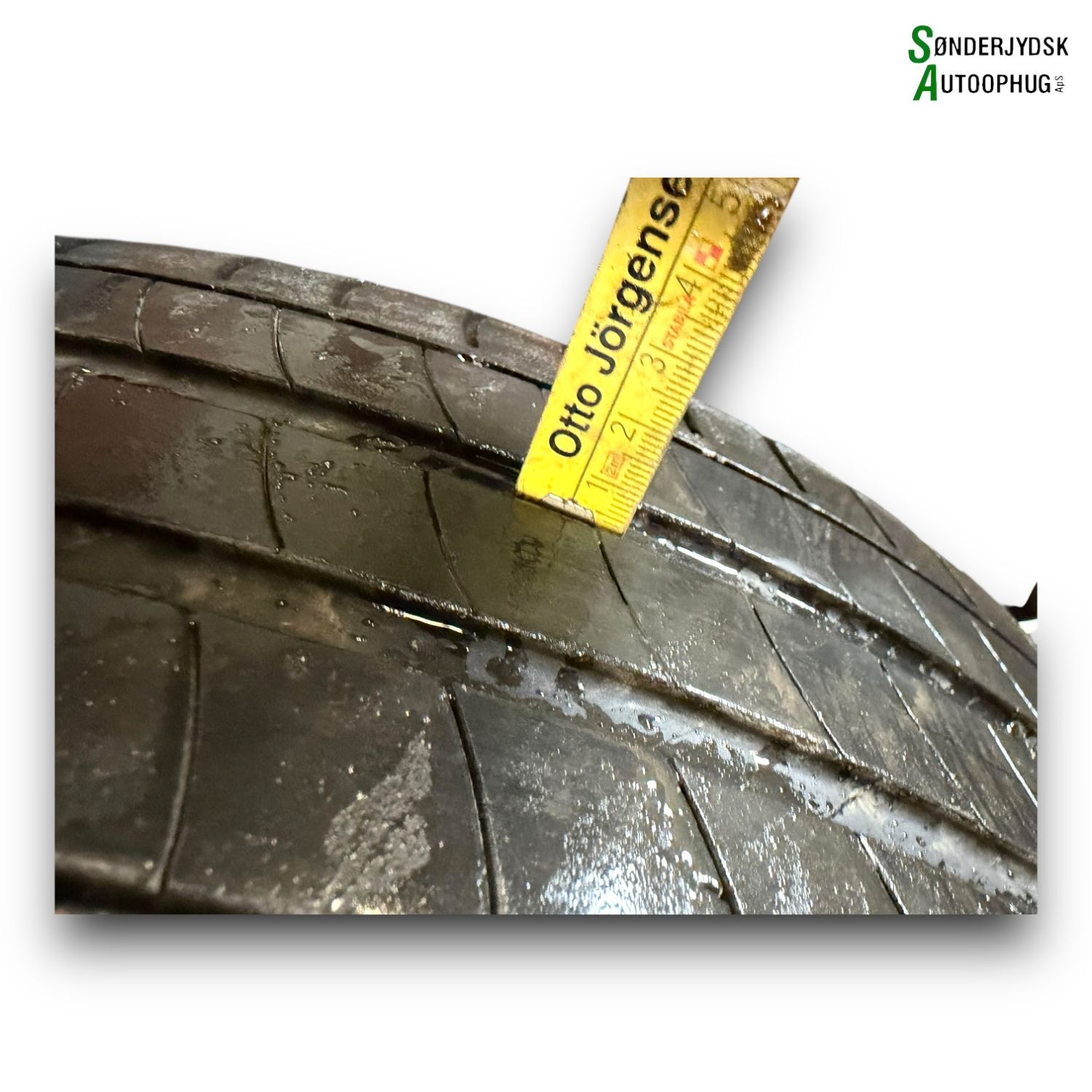 Renault Megane 4 Fælge M/Sommerdæk Med OEM Nr. 403003923R Fra Renault Ophugger