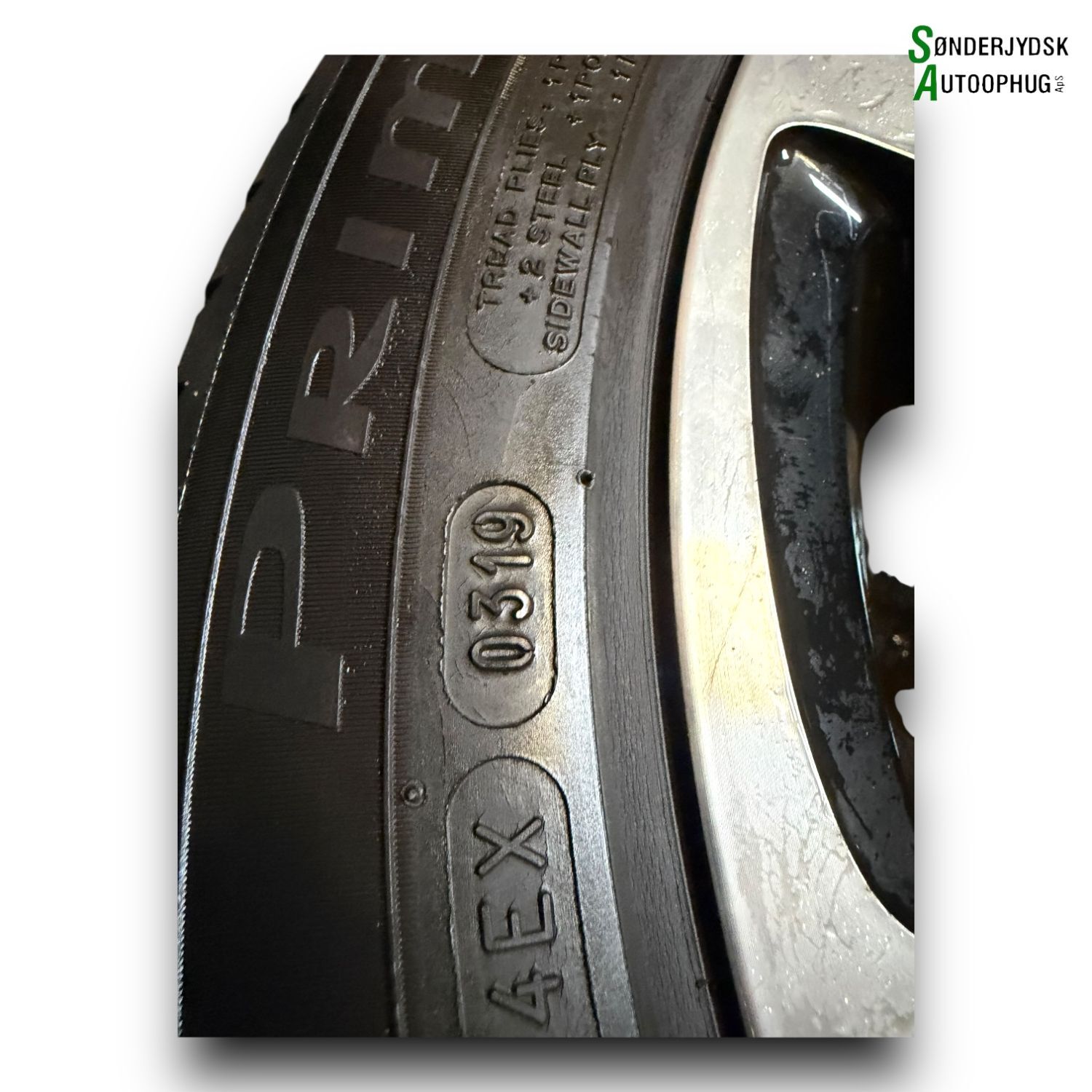 Renault Megane 4 Fælge M/Sommerdæk Med OEM Nr. 403004294R Fra Renault Ophugger