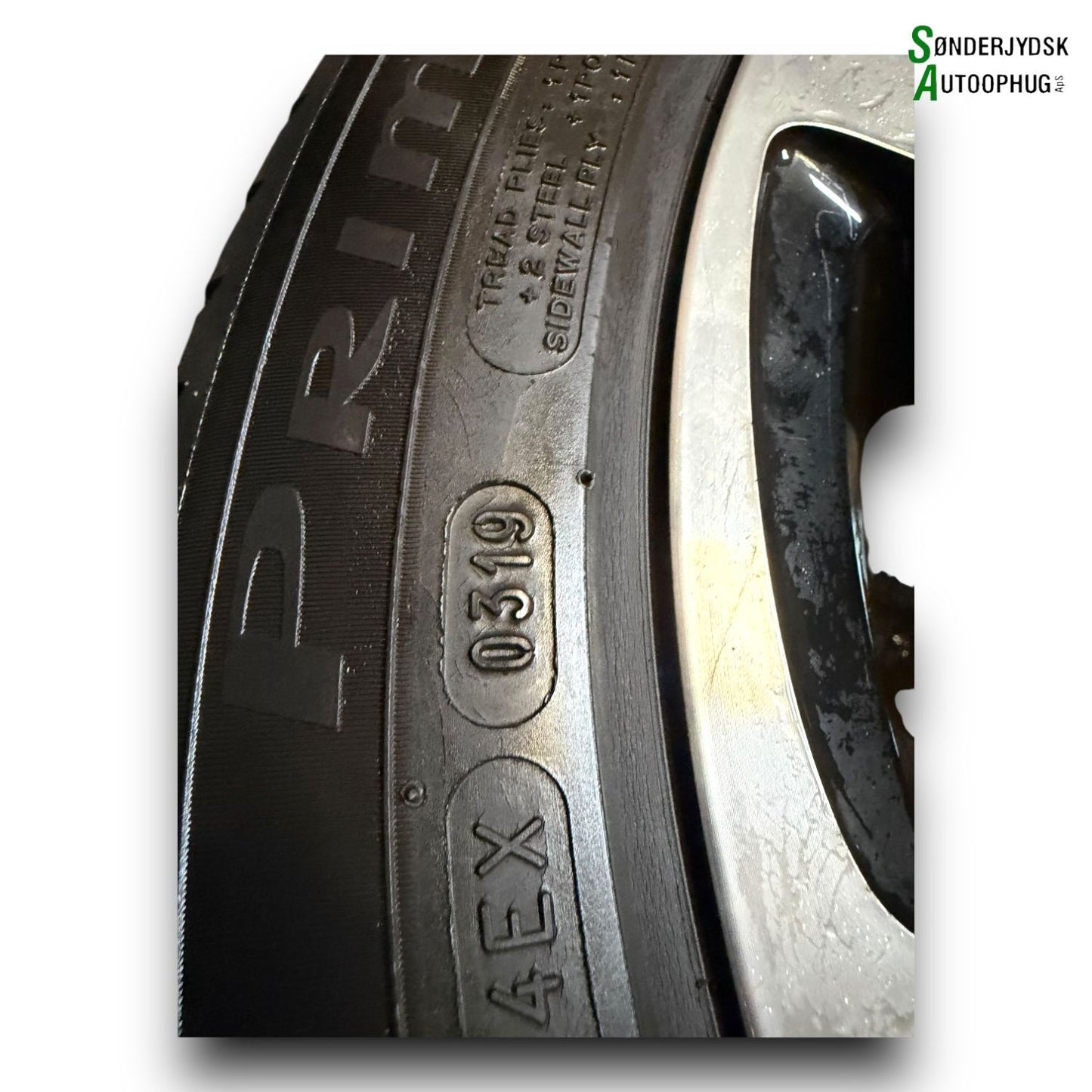 Renault Megane 4 Fælge M/Sommerdæk Med OEM Nr. 403003923R Fra Renault Ophugger