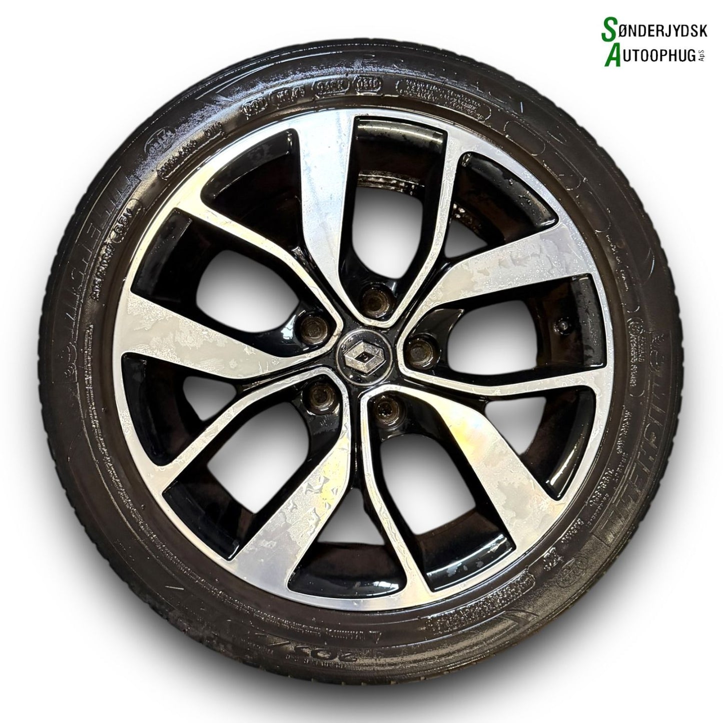 Renault Megane 4 Fælge M/Sommerdæk Med OEM Nr. 403004294R Fra Renault Ophugger