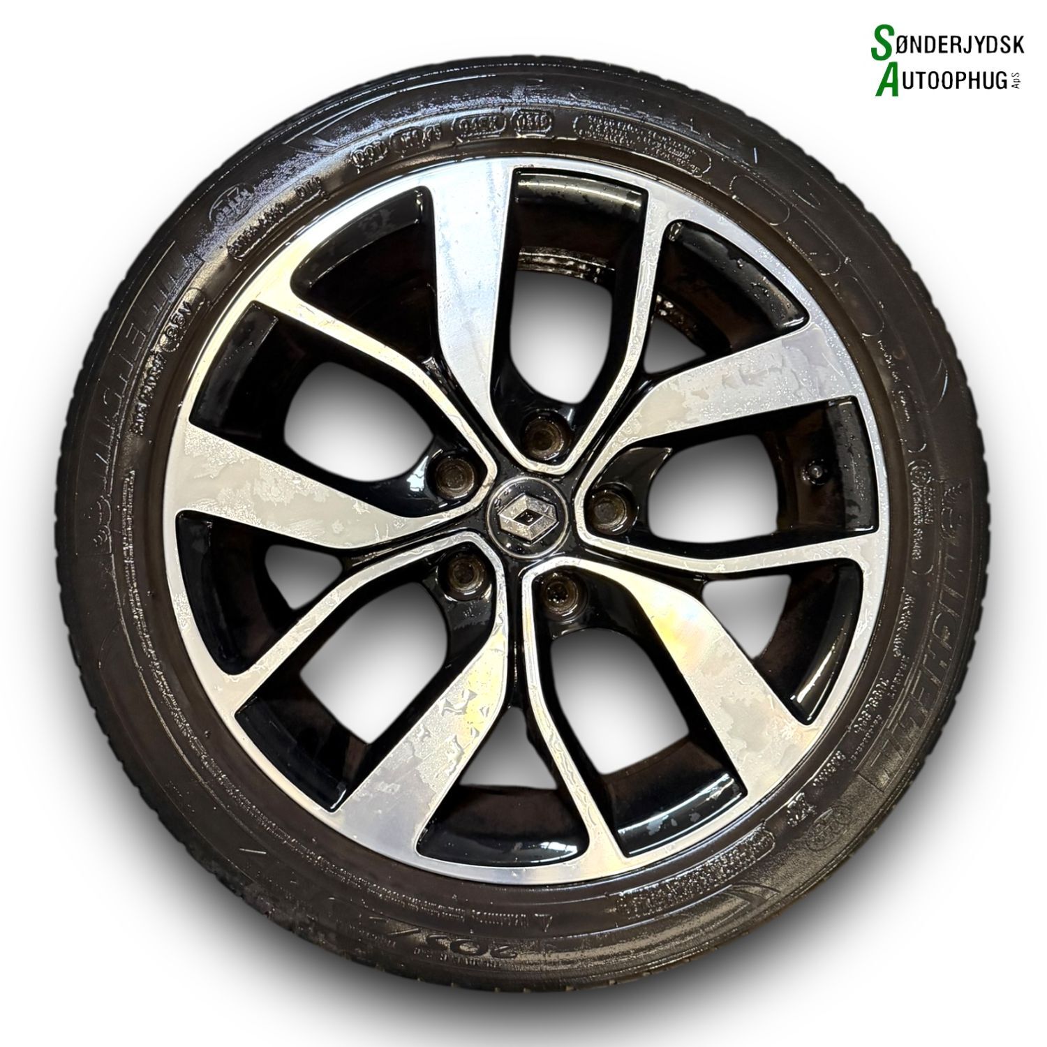 Renault Megane 4 Fælge M/Sommerdæk Med OEM Nr. 403004294R Fra Renault Ophugger