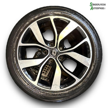 Renault Megane 4 Fælge M/Sommerdæk Med OEM Nr. 403003923R Fra Renault Ophugger