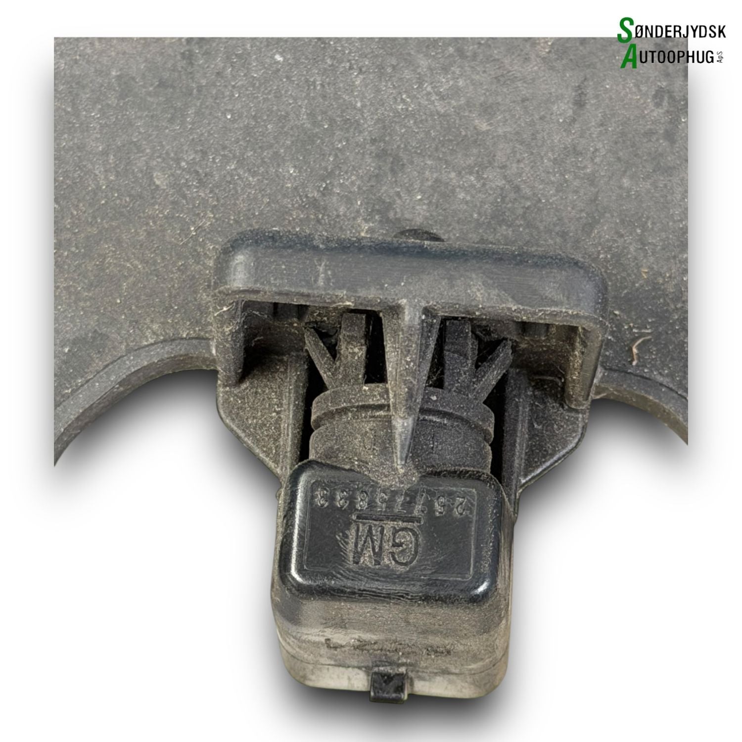 Opel Karl Front, Løsdele Med OEM Nr. 25775833 Fra Opel Ophugger