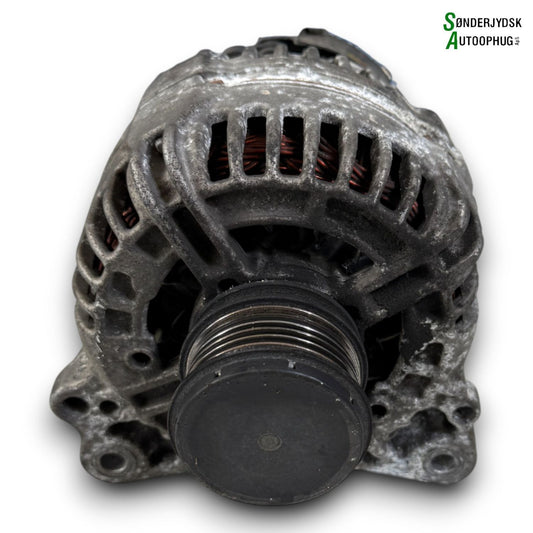 Audi A4 Generator Med OEM Nr. 06F903023F Fra Audi Ophugger