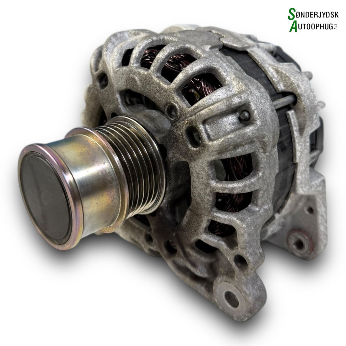 Skoda Rapid Generator Med OEM Nr. 04E903015H Fra Skoda Ophugger