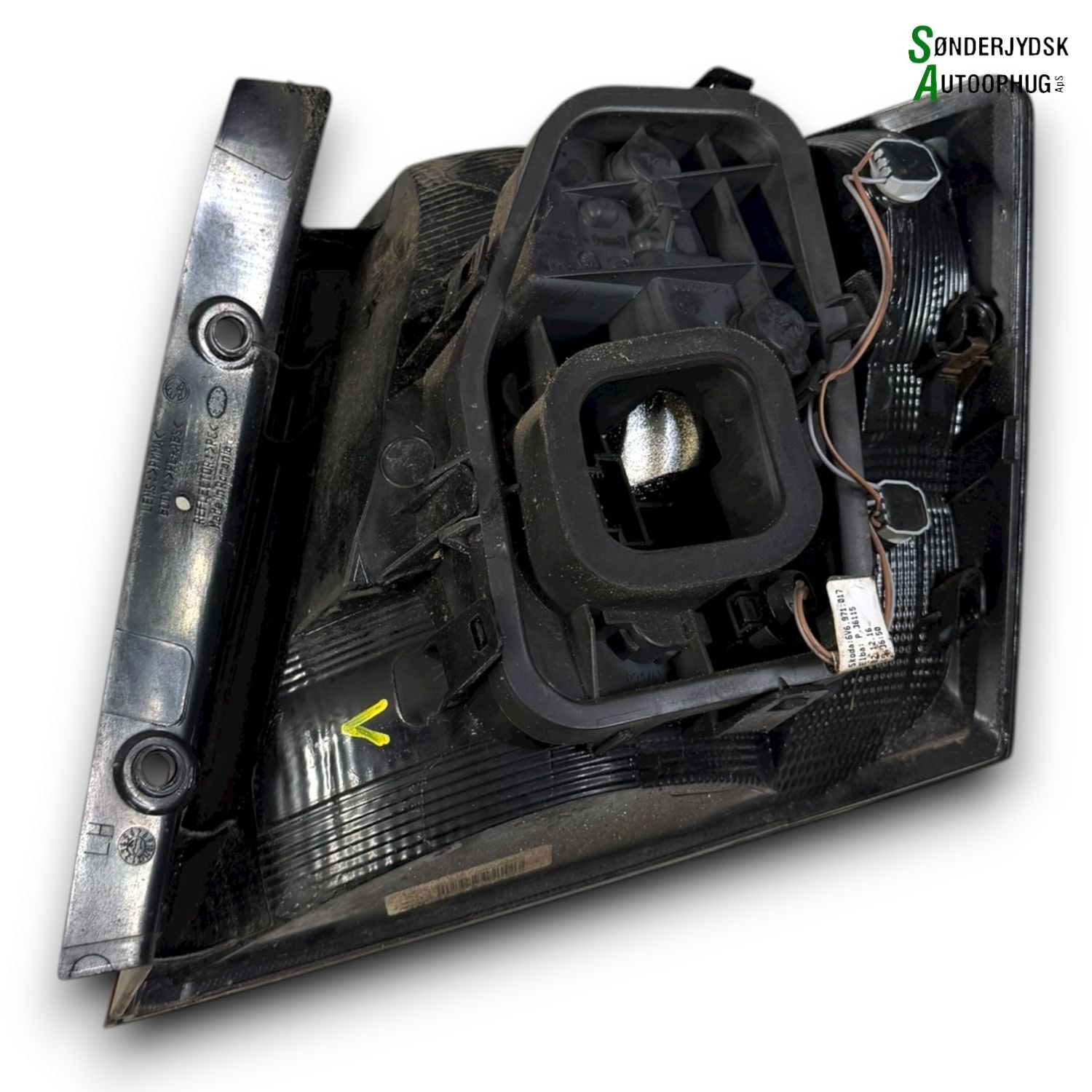 Skoda Fabia Baglygte Med OEM Nr. 6V6945095 Fra Skoda Ophugger