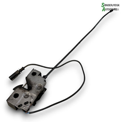 Skoda Fabia Hjelmlås Med OEM Nr. 6V0823531A Fra Skoda Ophugger
