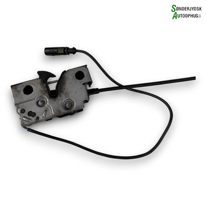 Skoda Fabia Hjelmlås Med OEM Nr. 6V0823531A Fra Skoda Ophugger