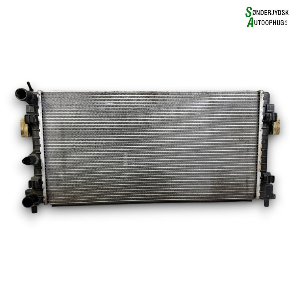 Skoda Fabia Køler Med OEM Nr. 6RF121253 Fra Skoda Ophugger