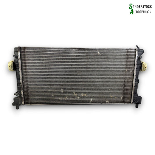 Skoda Fabia Køler Med OEM Nr. 6R0121253A Fra Skoda Ophugger
