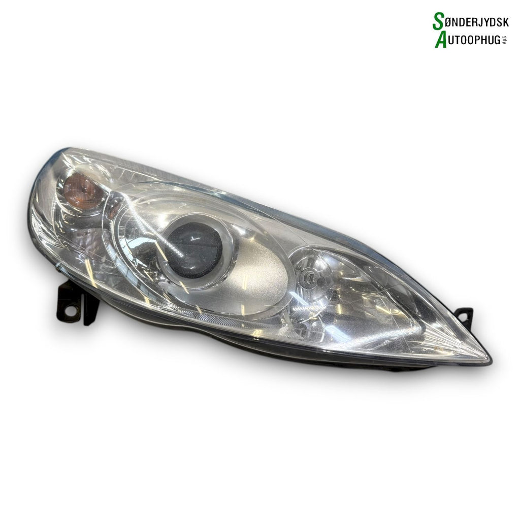 Peugeot 407 Forlygte Med OEM Nr. 9660235980 Fra Peugeot Ophugger