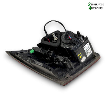 Peugeot Peugeot 308 Baglygte Med OEM Nr. 9677818280 Fra Peugeot Ophugger