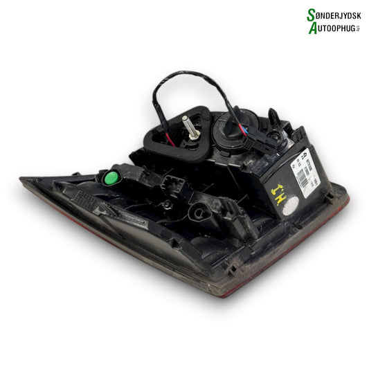 Peugeot Peugeot 308 Baglygte Med OEM Nr. 9677818280 Fra Peugeot Ophugger