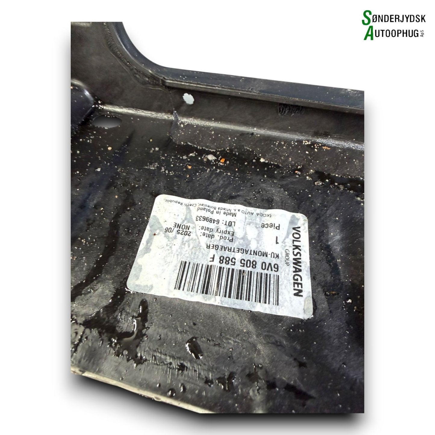Skoda Fabia Frontkasse Med OEM Nr. 6V0805588F Fra Skoda Ophugger