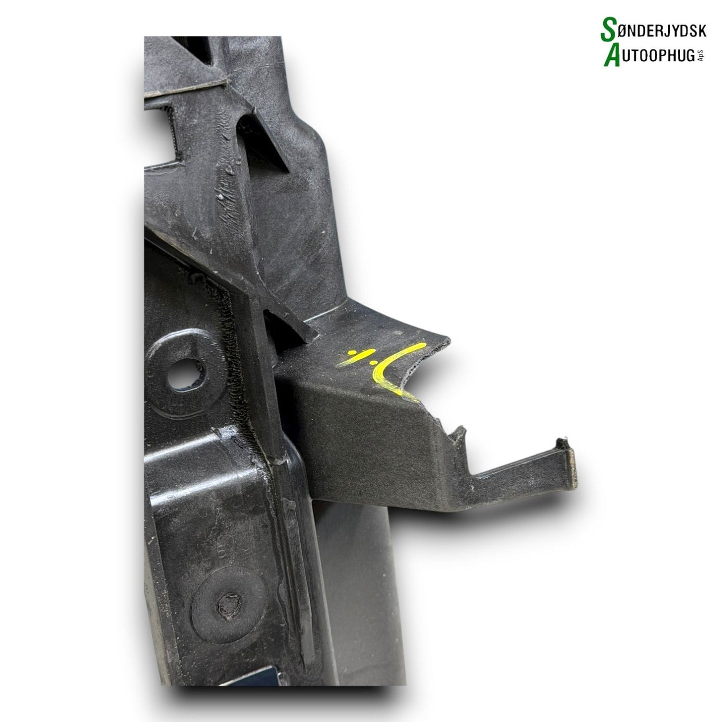 Skoda Fabia Frontkasse Med OEM Nr. 6V0805588D Fra Skoda Ophugger