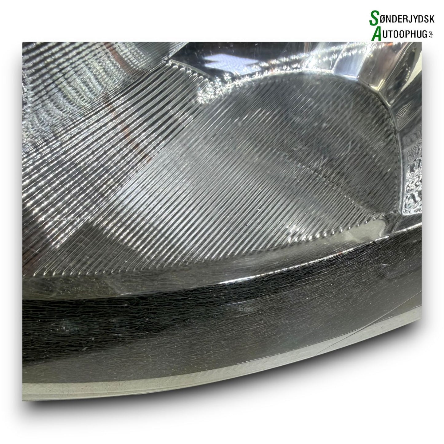 Skoda Rapid Forlygte Med OEM Nr. 5JB941015 Fra Skoda Ophugger