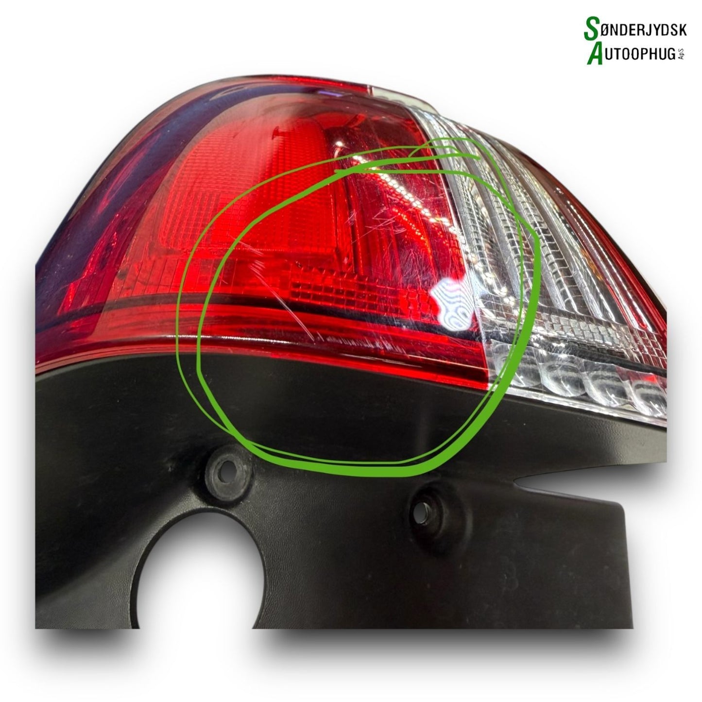 Renault Clio 4 Baglygte Med OEM Nr. 265507408R Fra Renault Ophugger