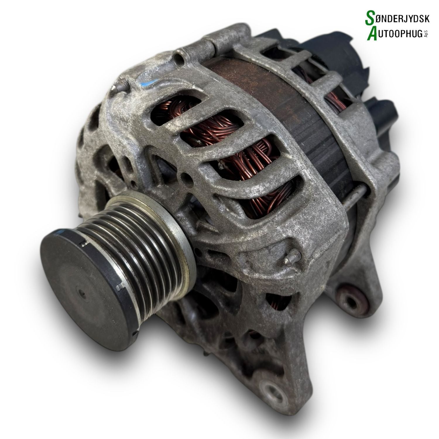 Renault Clio 4 Generator Med OEM Nr. 231007842R Fra Renault Ophugger