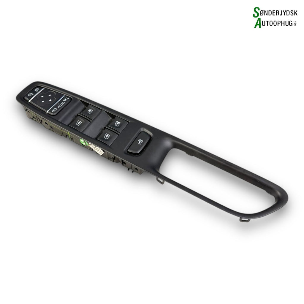 Renault Clio 4 Kontakt Rudehejs Med OEM Nr. 254118722R Fra Renault Ophugger
