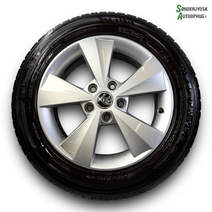 Skoda Octavia Fælge M/Sommerdæk Med OEM Nr. 5E0601025C Fra Skoda Ophugger