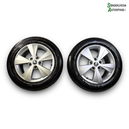 Skoda Octavia Fælge M/Sommerdæk Med OEM Nr. 5E0601025C Fra Skoda Ophugger