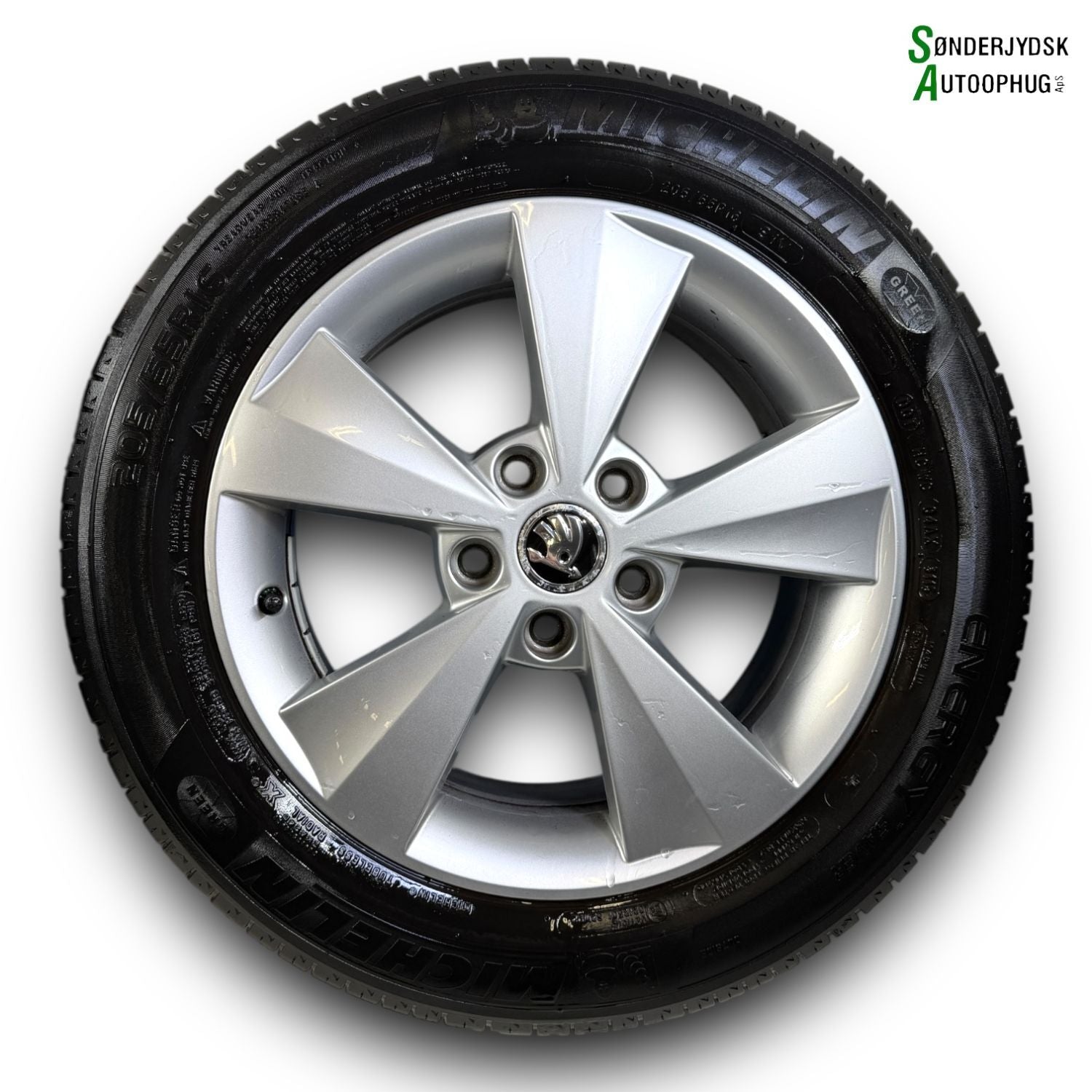 Skoda Octavia Fælge M/Sommerdæk Med OEM Nr. 5E0601025C Fra Skoda Ophugger