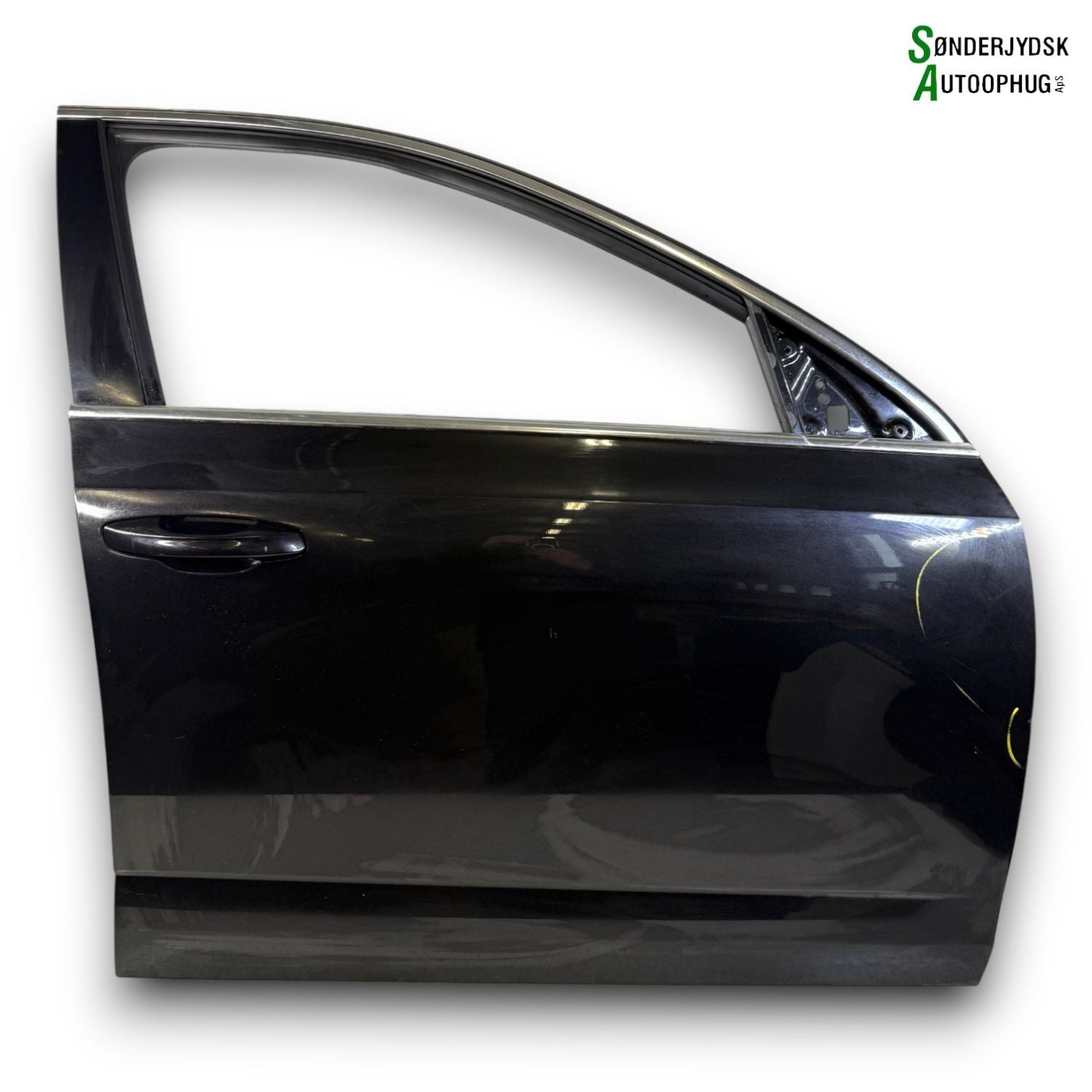 Skoda Octavia Fordør H Med OEM Nr. 5E0831052B Fra Skoda Ophugger