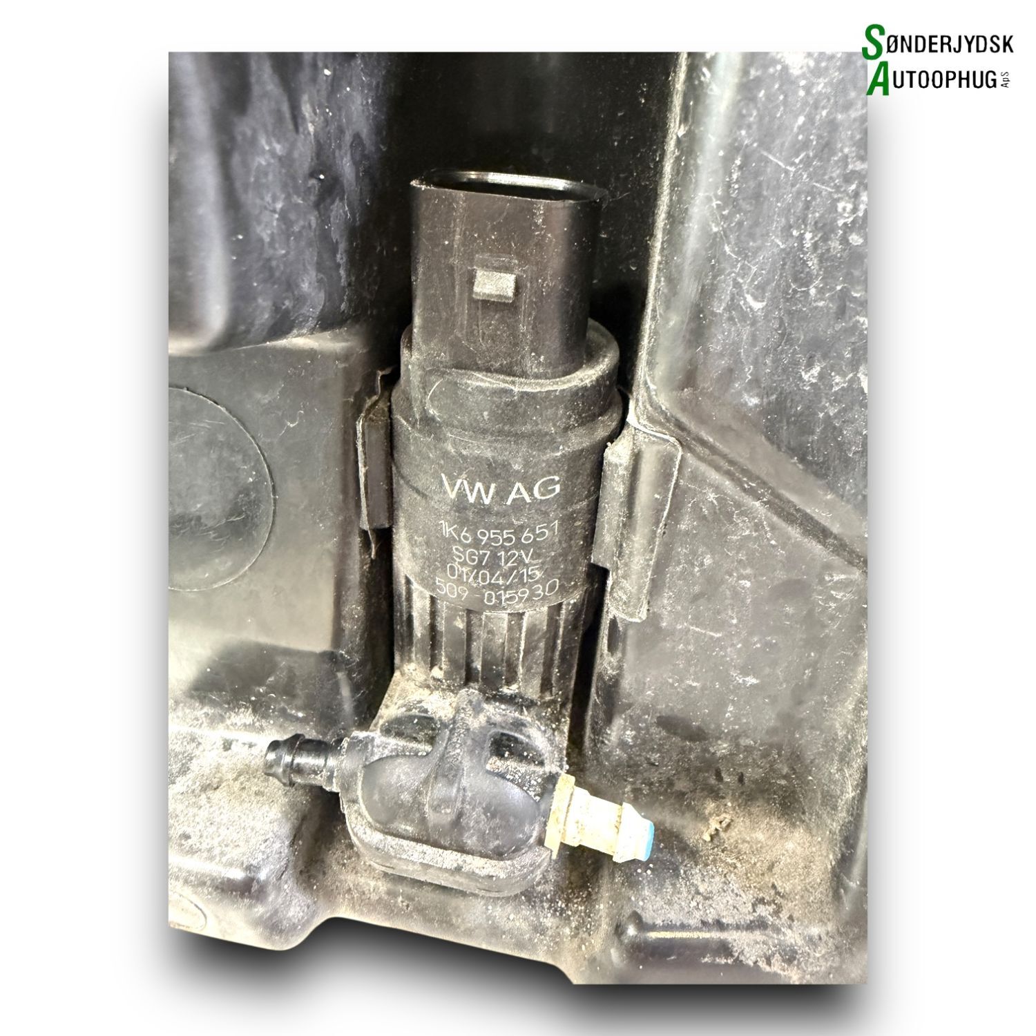 Skoda Fabia Sprinkler M/Motor Med OEM Nr. 6V0955449 Fra Skoda Ophugger