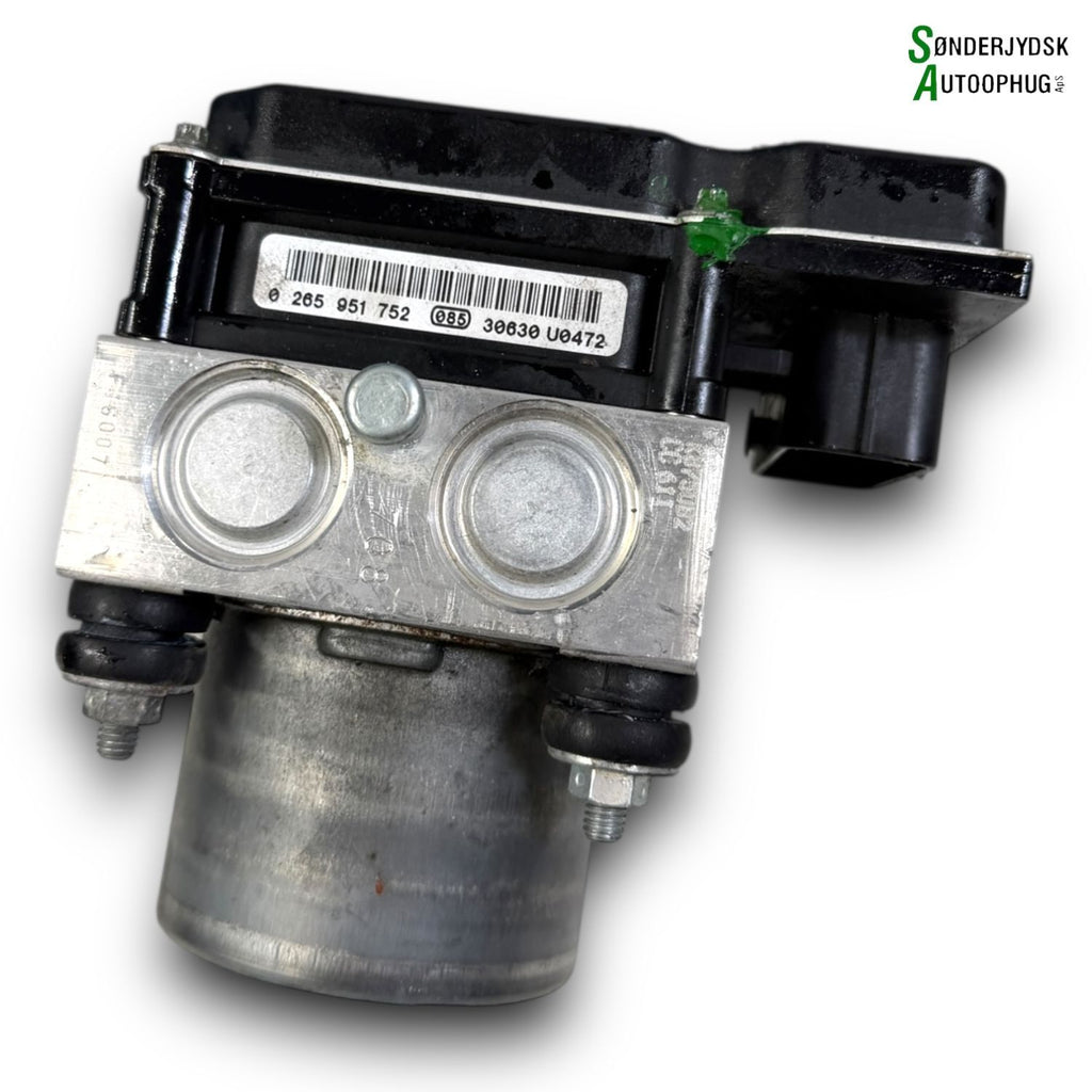 Opel Corsa D ABS Pumpe Med OEM Nr. 95507578 Fra Opel Ophugger