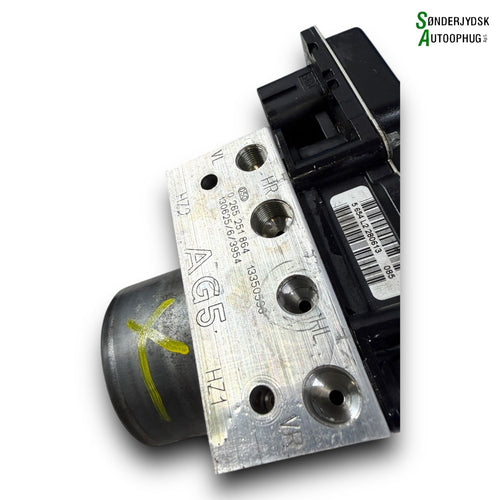 Opel Corsa D ABS Pumpe Med OEM Nr. 13350598 Fra Opel Ophugger