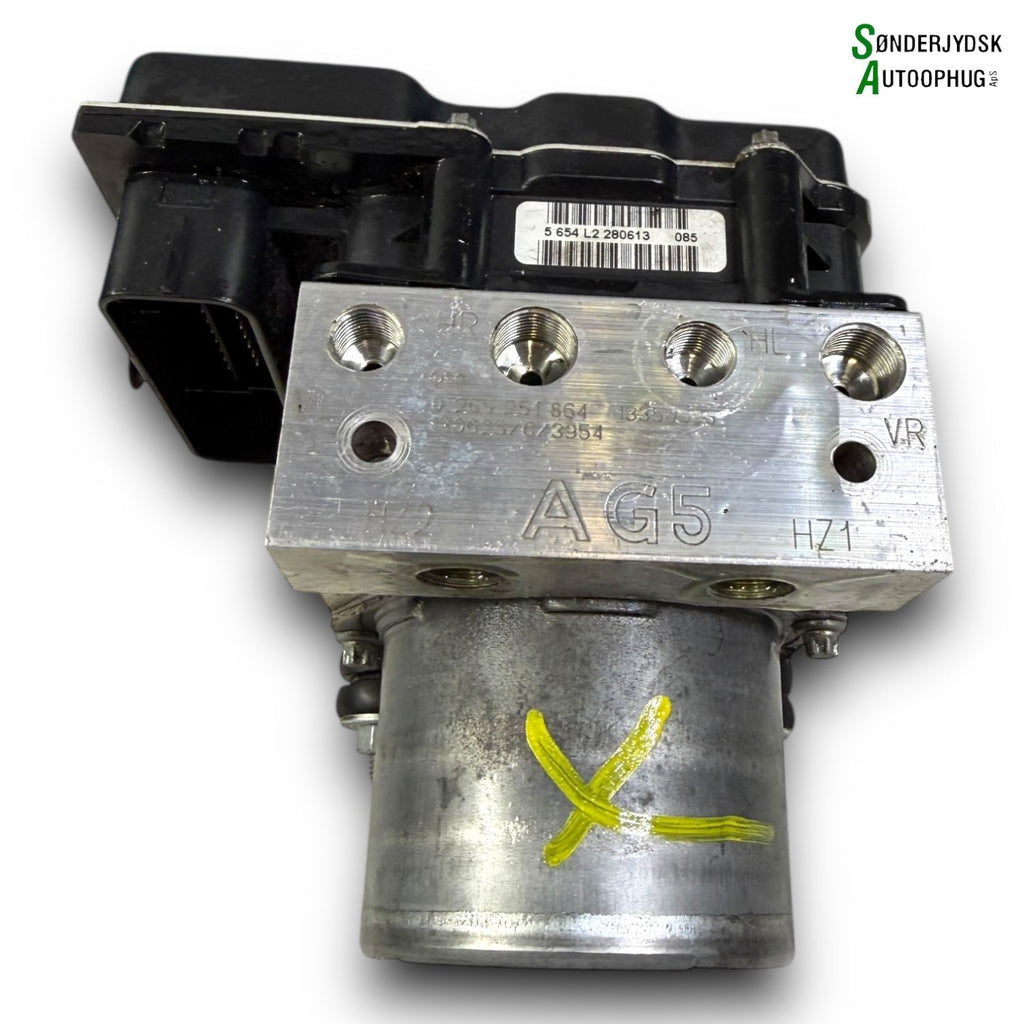 Opel Corsa D ABS Pumpe Med OEM Nr. 0265251864 Fra Opel Ophugger